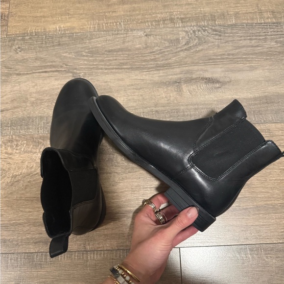 Vagabond Amina Chelsea Booties - Picture 5 of 7
